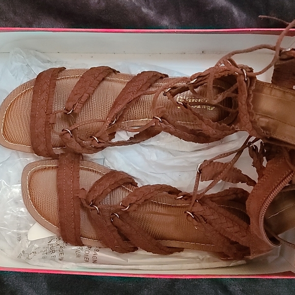 Sandals - Picture 3 of 6
